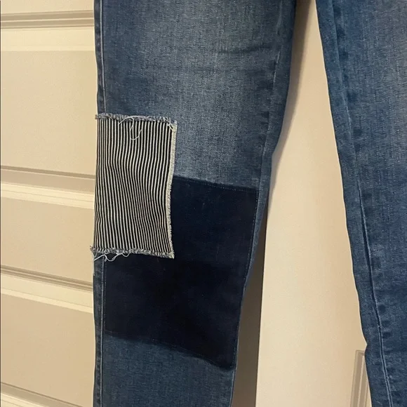 Vigoss Women's Blue Patchwork Straight Leg Jeans - Picture 3 of 7